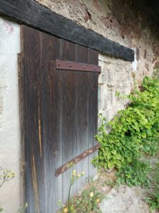 Kleine versteckte Nebentür
