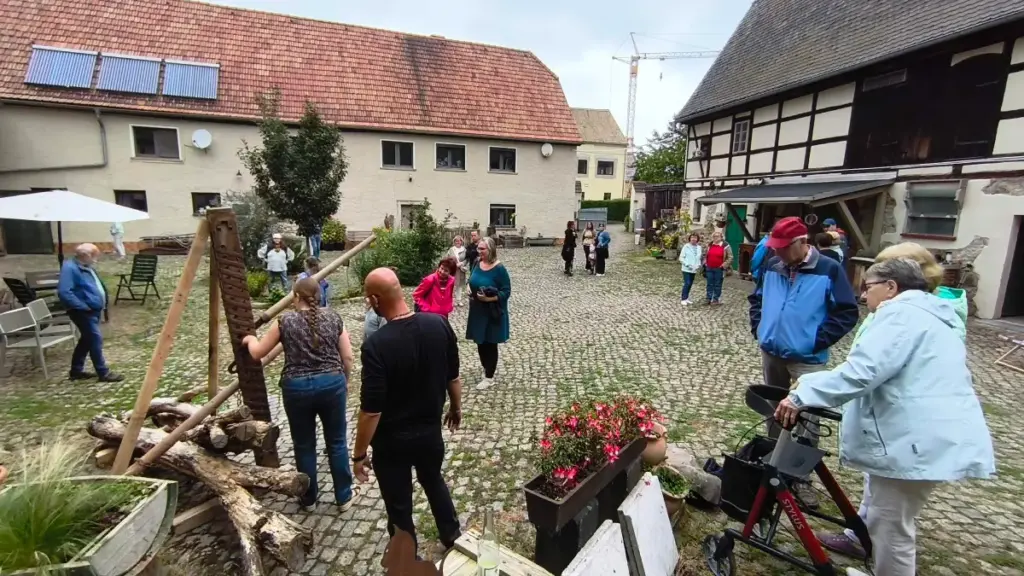 Alle schauen aufmerksam zu